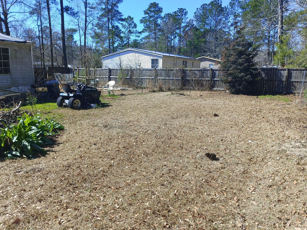 Image 12 of property listing at 125 Knight Avenue, Summerville, SC 29483