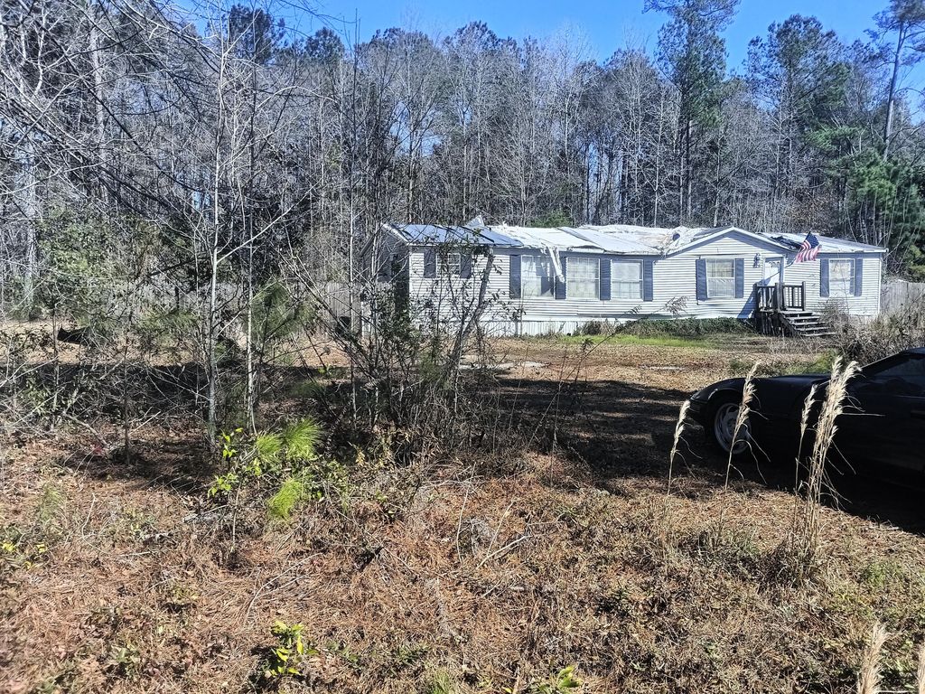 Image 3 of property listing at 125 Knight Avenue, Summerville, SC 29483