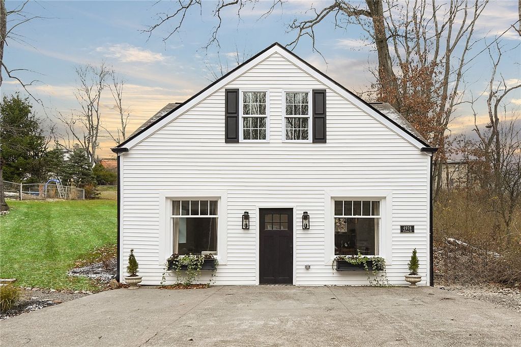 4978 South Pioneer Rd, Hampton, PA 15044