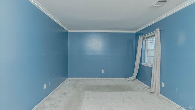 44 Oak Street, Central Islip, NY 11722