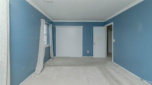 44 Oak Street, Central Islip, NY 11722