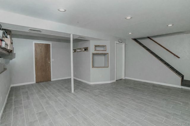 44 Oak Street, Central Islip, NY 11722