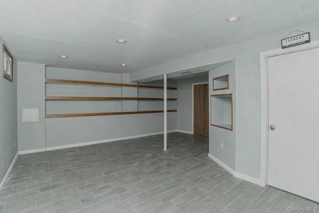 44 Oak Street, Central Islip, NY 11722