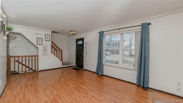 44 Oak Street, Central Islip, NY 11722