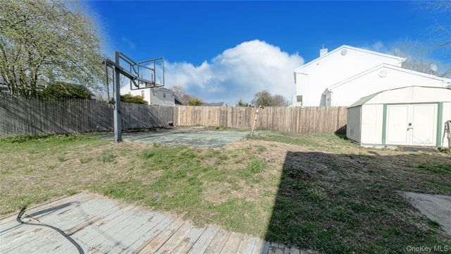 44 Oak Street, Central Islip, NY 11722