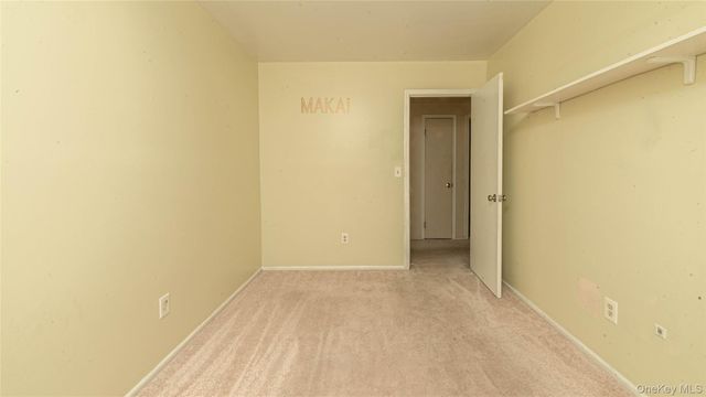 44 Oak Street, Central Islip, NY 11722