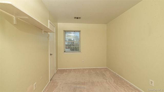 44 Oak Street, Central Islip, NY 11722