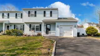 44 Oak Street, Central Islip, NY 11722