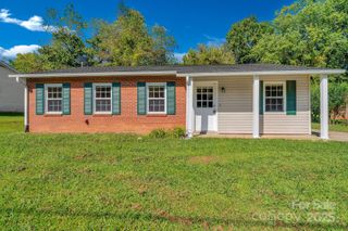 88 Lees Creek Road, Asheville, NC 28806