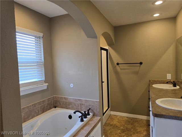 1906 Yukon Drive, Barling, AR 72923