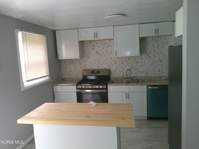 4415 Cape Lane, Toledo, OH 43615