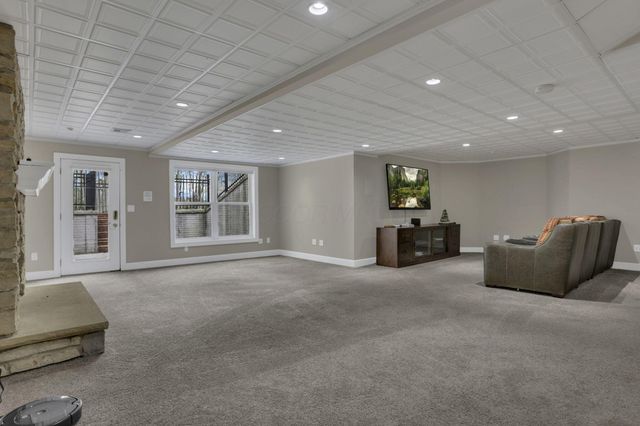 7341 Hollow Road SW, Pataskala, OH 43062