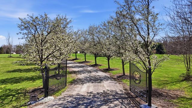7341 Hollow Road SW, Pataskala, OH 43062