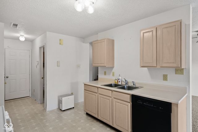 10629 Glenayr Drive, Camby, IN 46113