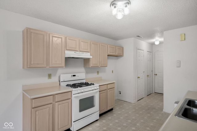 10629 Glenayr Drive, Camby, IN 46113