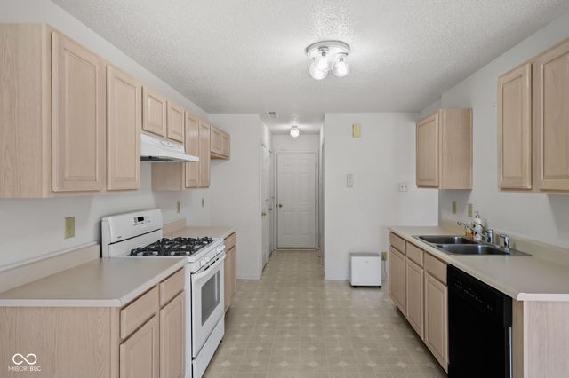 10629 Glenayr Drive, Camby, IN 46113