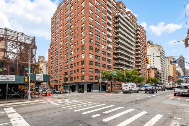 300 E 71st Street 15R, New York (manhattan), NY 10021