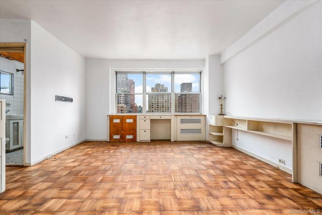 300 E 71st Street 15R, New York (manhattan), NY 10021