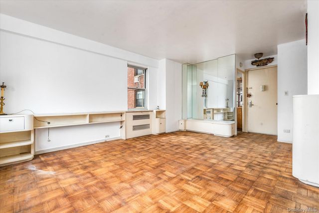 300 E 71st Street 15R, New York (manhattan), NY 10021