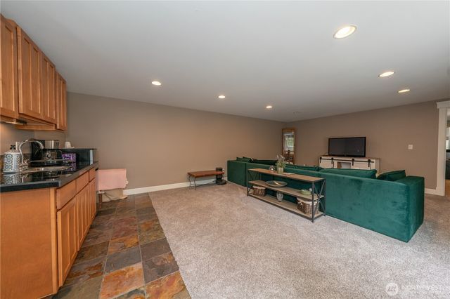 6031 139th Lane SW, Rochester, WA 98579