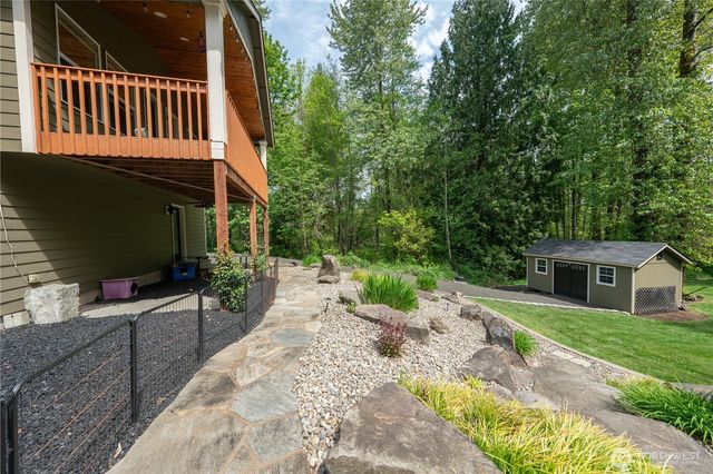 6031 139th Lane SW, Rochester, WA 98579