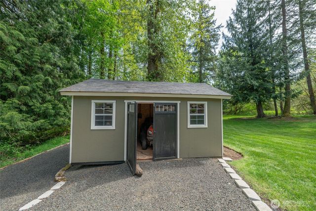 6031 139th Lane SW, Rochester, WA 98579