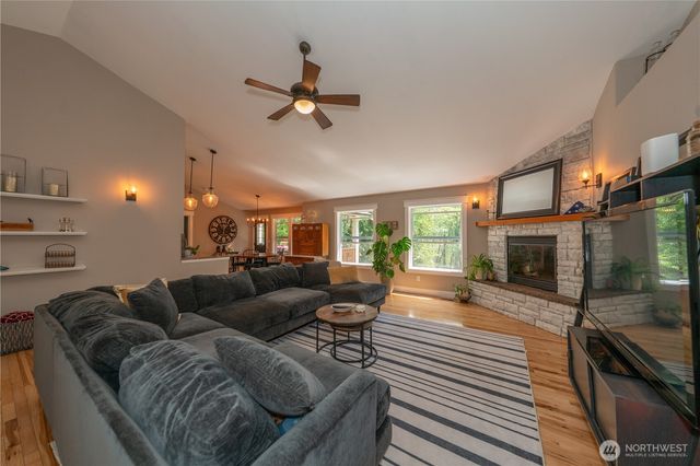 6031 139th Lane SW, Rochester, WA 98579