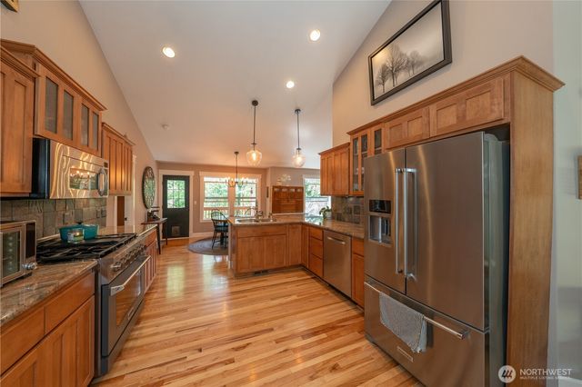 6031 139th Lane SW, Rochester, WA 98579