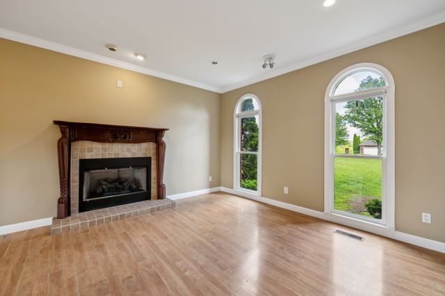 122 Windcrest Dr, Hohenwald, TN 38462
