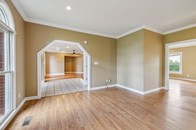 122 Windcrest Dr, Hohenwald, TN 38462