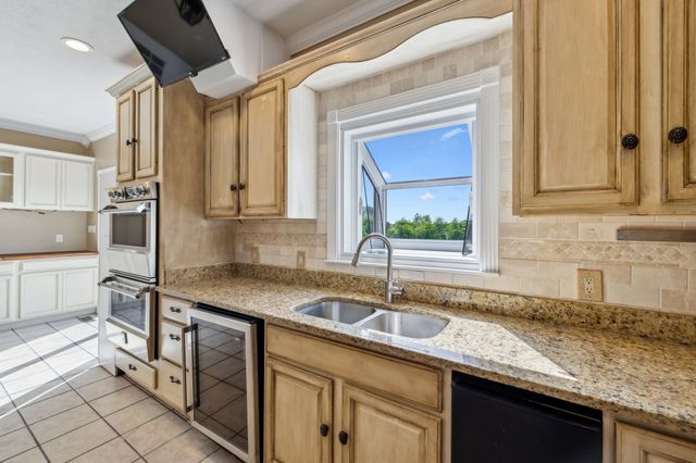 122 Windcrest Dr, Hohenwald, TN 38462
