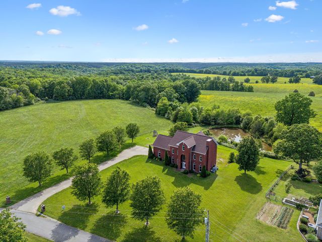 122 Windcrest Dr, Hohenwald, TN 38462
