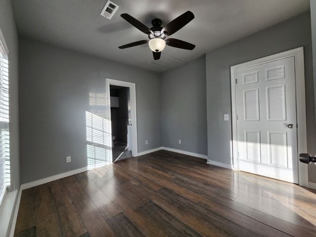 7642 SW Regional Airport Boulevard, Bentonville, AR 72713