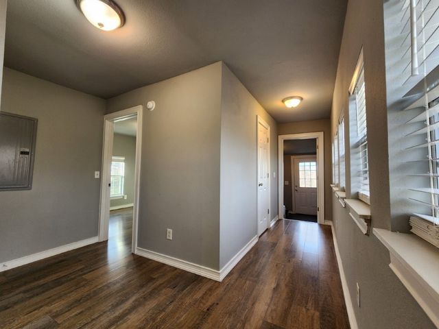 7642 SW Regional Airport Boulevard, Bentonville, AR 72713