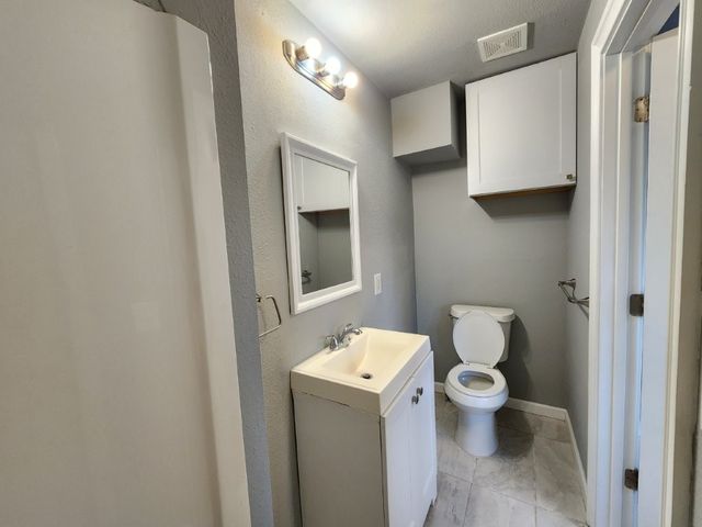 7642 SW Regional Airport Boulevard, Bentonville, AR 72713