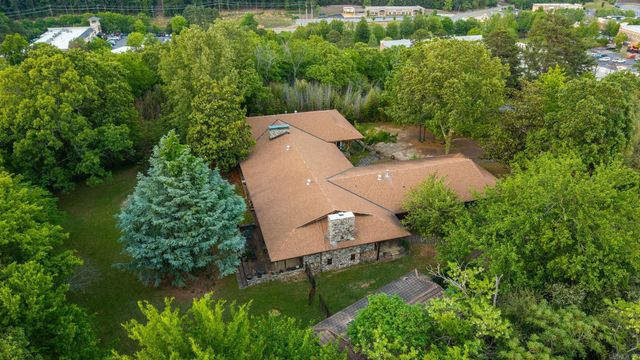 11909 Fairview Road, Little Rock, AR 72212
