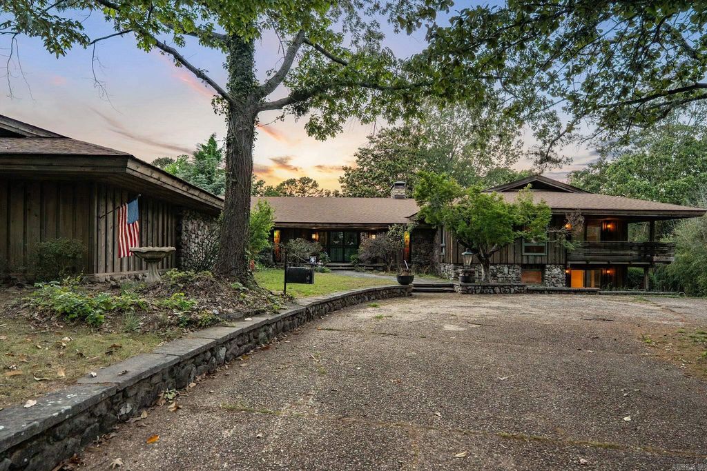 11909 Fairview Road, Little Rock, AR 72212