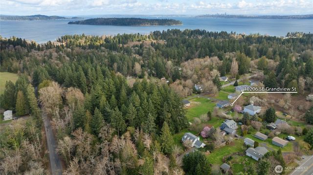 10206 SE Grandview Street, Port Orchard, WA 98366