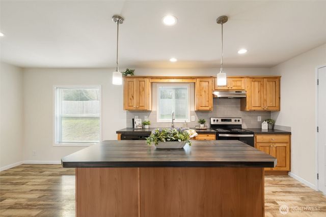 10206 SE Grandview Street, Port Orchard, WA 98366