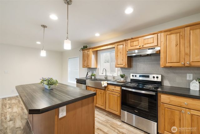 10206 SE Grandview Street, Port Orchard, WA 98366