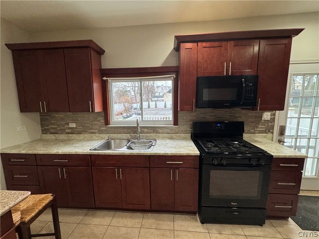 1515 Oneida Street, Utica, NY 13501