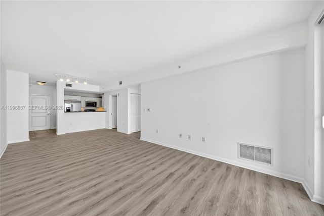 7350 SW 89th St 1703S, Miami, FL 33156