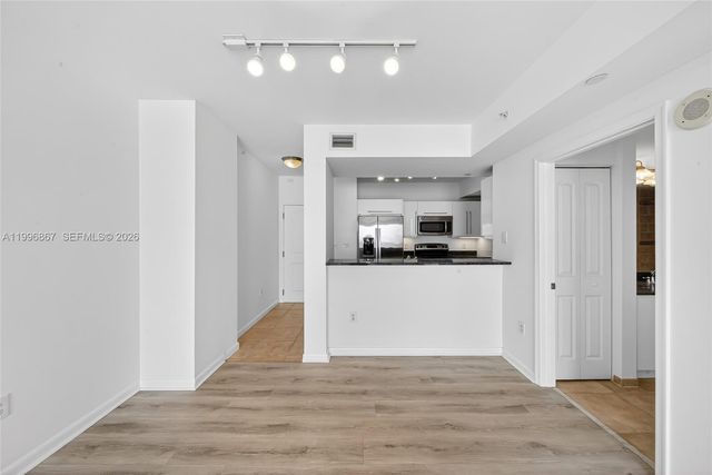 7350 SW 89th St 1703S, Miami, FL 33156