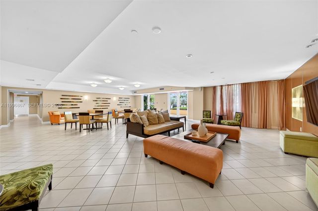 7350 SW 89th St 1703S, Miami, FL 33156