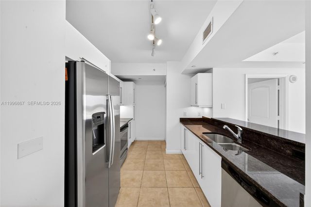 7350 SW 89th St 1703S, Miami, FL 33156