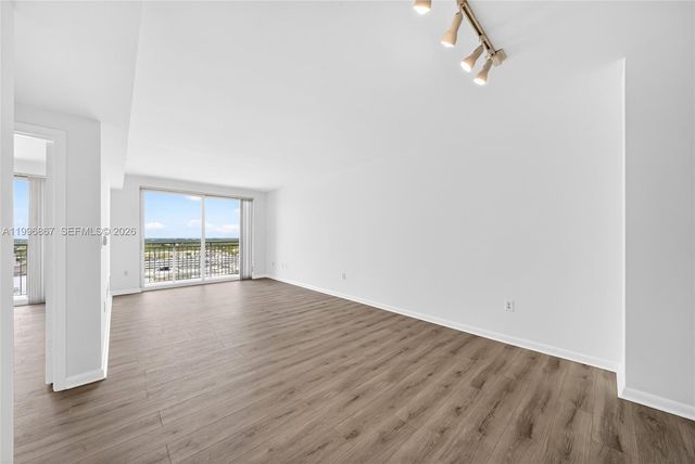 7350 SW 89th St 1703S, Miami, FL 33156