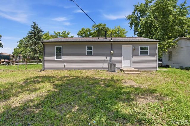 16 School Street, Cahokia, IL 62206