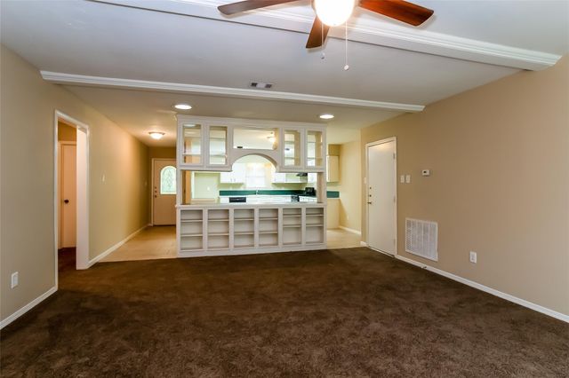 3327 Sycamore Springs Drive, Houston, TX 77339