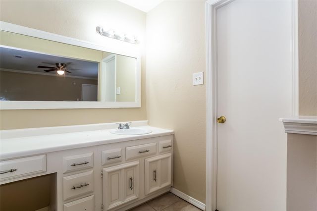 3327 Sycamore Springs Drive, Houston, TX 77339