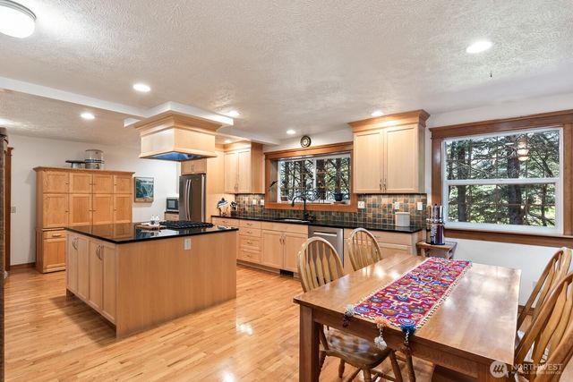 11451 O Avenue, Anacortes, WA 98221